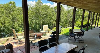 LAKEFRONT HOME - TABLE ROCK LAKE
