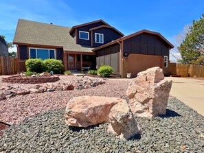 Property grounds - Pine & Peak - Bright, Airy Home w/ Big Views in Peaceful Family Area (Colorado Springs)