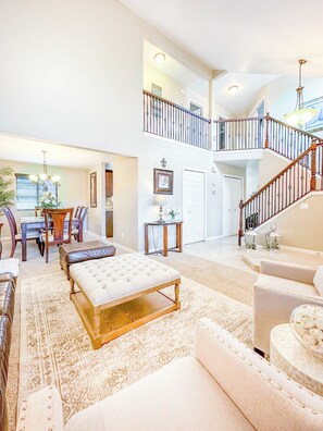 Smart TV, fireplace, DVD player - Pine & Peak - Bright, Airy Home w/ Big Views in Peaceful Family Area (Colorado Springs)