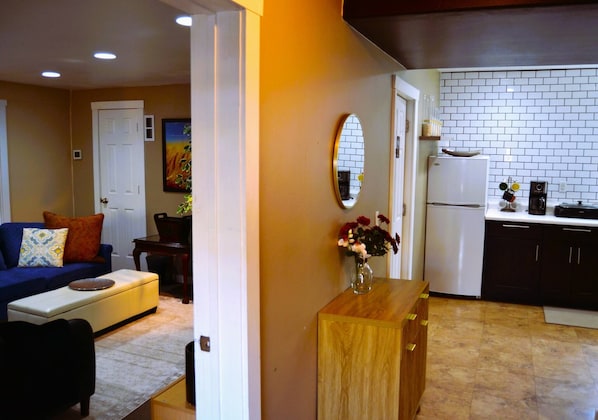 Room, 2 Bedrooms, Accessible | Living room