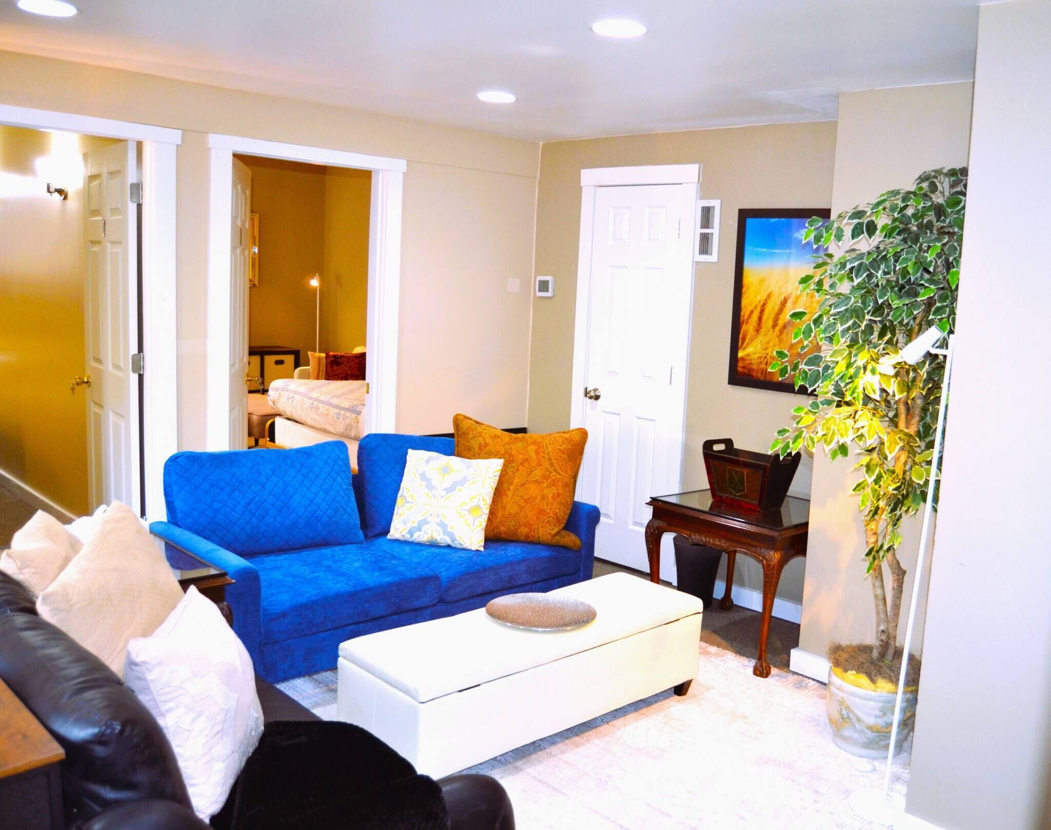 Room, 2 Bedrooms, Accessible | Living room