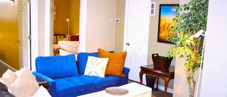 Room, 2 Bedrooms, Accessible | Living room