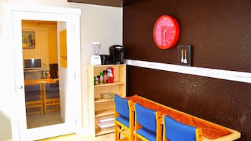 Room, 2 Bedrooms, Accessible | Dining room