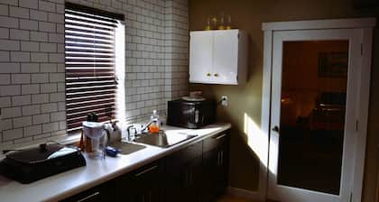 Cozy Nest Near UND Campus