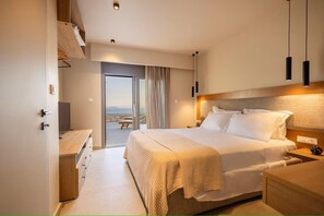 Villa de lujo, vistas al mar | Escritorio, espacio para trabajar con un portátil, cortinas opacas