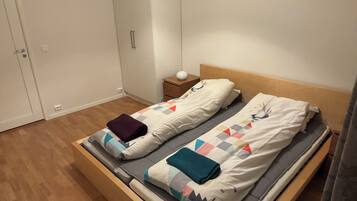 2 soverom, strykejern/-brett, wi-fi og sengetøy