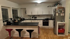 Microwave, oven, stovetop, dishwasher - 2-bedroom building in welcoming Rogaland with WiFi, AC (Rogaland)