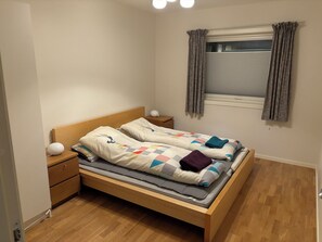 2 soverom, strykejern/-brett, wi-fi og sengetøy