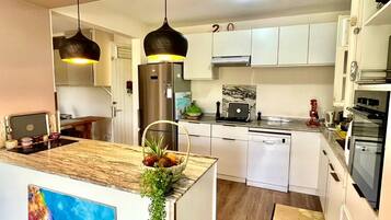 Microwave, oven, stovetop, dishwasher