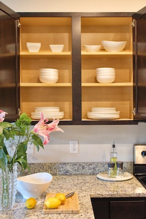 Micro-ondes, four, plaque de cuisson, lave-vaisselle