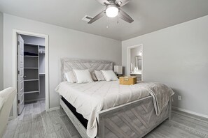 4 chambres, coffres-forts dans les chambres, bureau