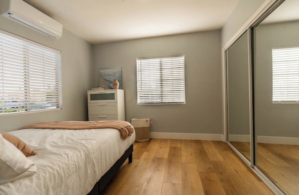 2 chambres, fer et planche à repasser, Wi-Fi, draps fournis