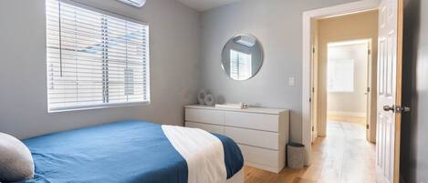 2 bedrooms, iron/ironing board, WiFi, bed sheets
