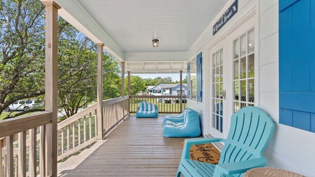 Property grounds - Walk to the Waves: Play & Unwind on the Coast! (Waveland)
