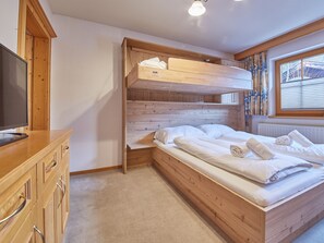 5 camere, ferro/asse da stiro, Wi-Fi gratuito, lenzuola