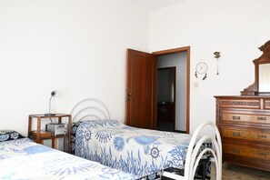 2 bedrooms, bed sheets