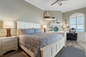 3 soveværelser, skrivebord, strygejern/strygebræt, weekendseng