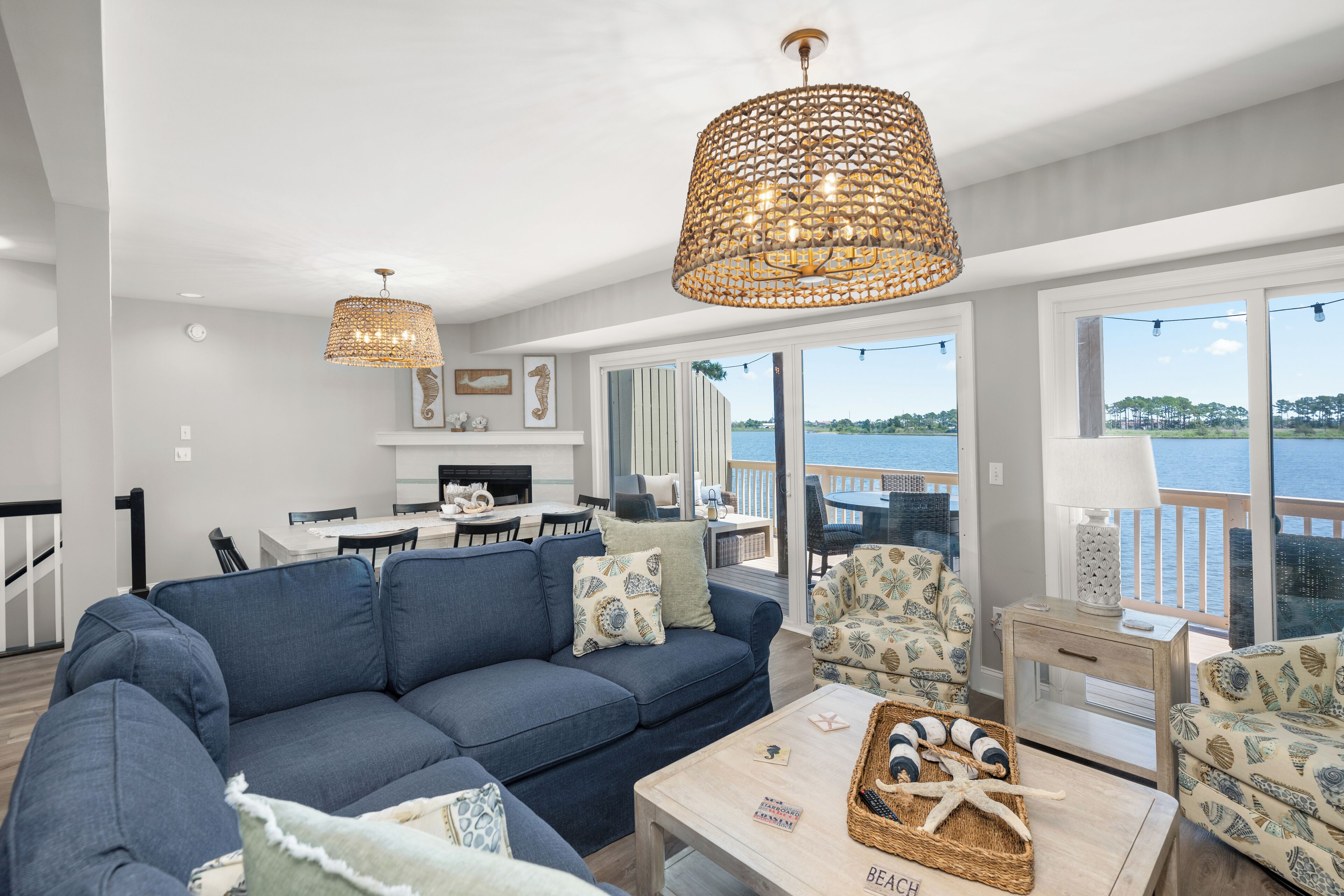 تلفزيون ذكي، كُتُب