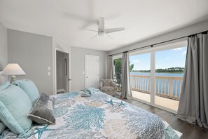 4 bedrooms, desk, iron/ironing board, travel crib