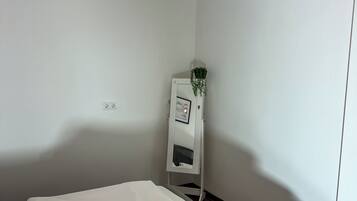 2 bedrooms, bed sheets