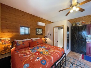 Silitysrauta/-lauta, ilmainen Wi-Fi, vuodevaatteet