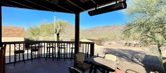 Charming Bunkhouse Studio on a quiet western Ranch in a Cave Creek neighborhood.