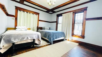 4 slaapkamers, een strijkplank/strijkijzer, wifi, beddengoed