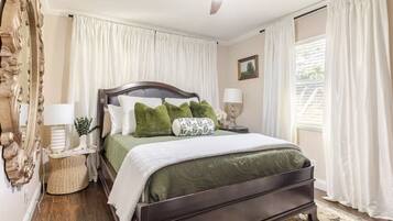4 bedrooms, iron/ironing board, WiFi, bed sheets