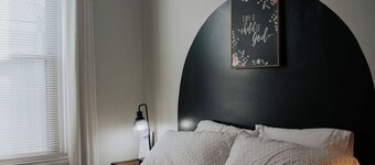 Charming 2-bedroom apartment with AC, WiFi in lovely Mifflinburg