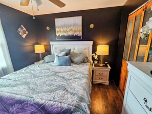 2 bedrooms, iron/ironing board, WiFi, bed sheets