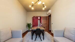 Unclassified image, 2 of 40, button - Large Family Home in Central Porto (Porto)