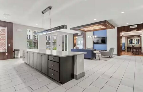 Cozy & Stylish 1BR Private balcony, Pool & Gym