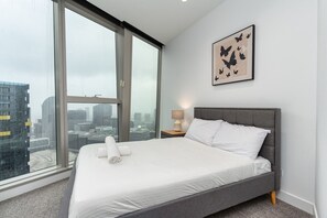 2 bedrooms, iron/ironing board, WiFi