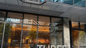 Exterior detail - West Side Place 2BR | Pool, Sauna & Luxe Living (Melbourne)
