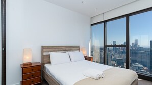 2 bedrooms, desk, iron/ironing board, WiFi