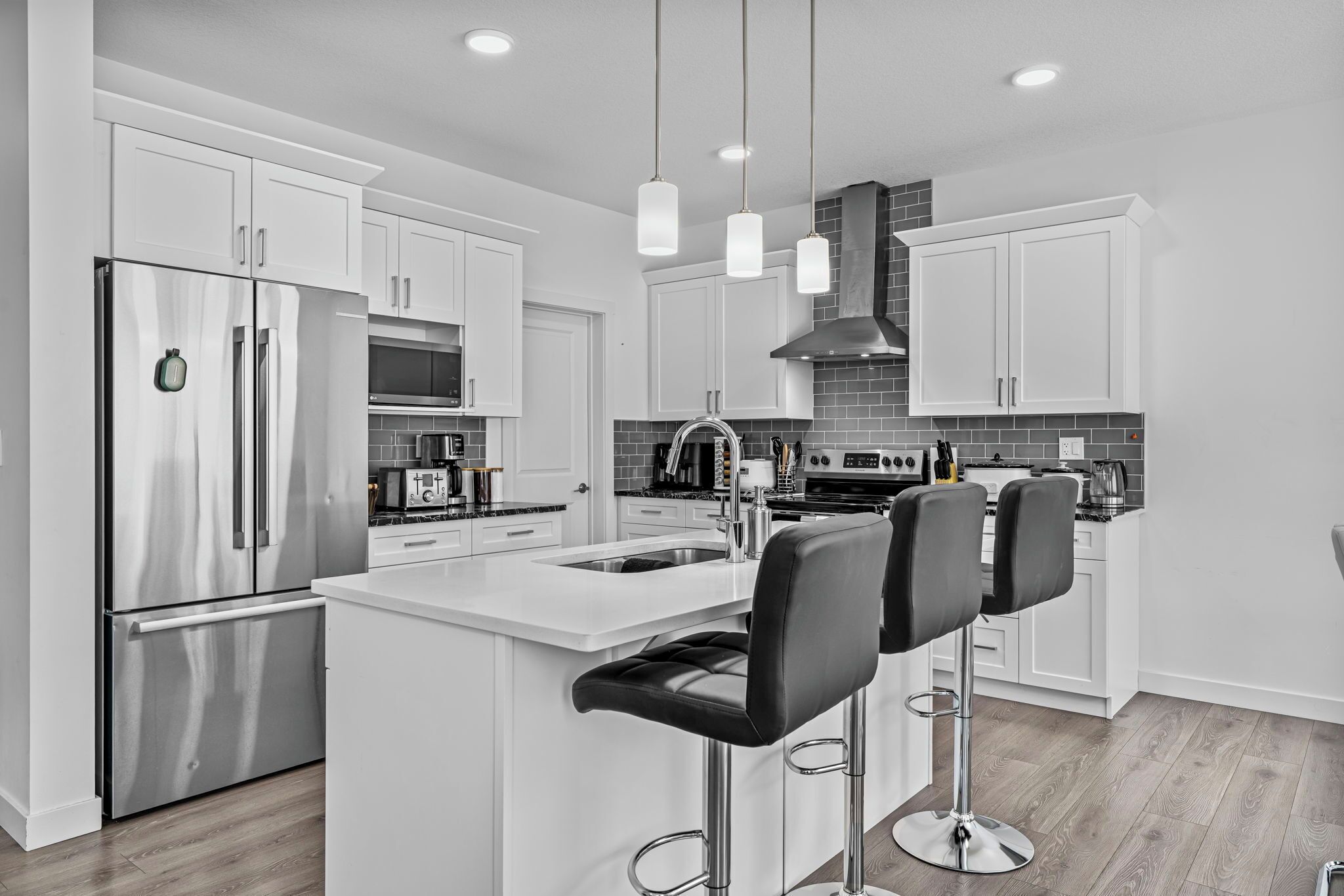 雪櫃、微波爐、焗爐、爐具