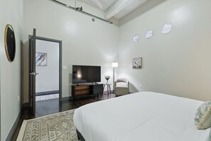1 bedroom, desk, iron/ironing board, free WiFi