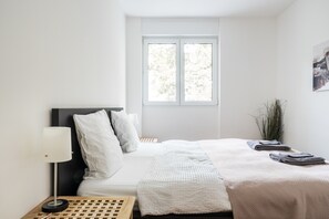 2 bedrooms, iron/ironing board, WiFi, bed sheets