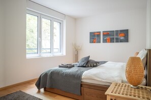 2 chambres, fer et planche à repasser, Wi-Fi, draps fournis