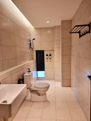 Iron/ironing board, free WiFi - ROXY HOTEL MALIHAH (Kuching)