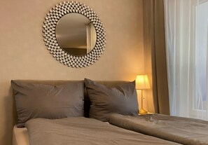 1 dormitorio, escritorio, wifi gratis y ropa de cama