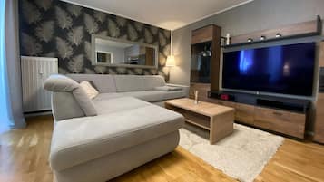 Una Smart TV, una oficina