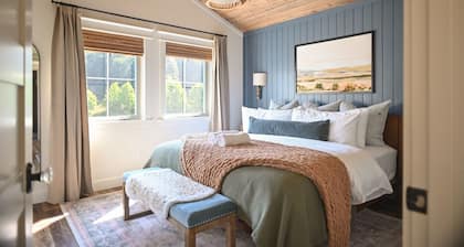 a Fresh Farmhouse near downtown Snohomish