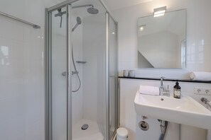 Dusche, Haartrockner, Seife