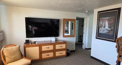 New Western Inn & Suites