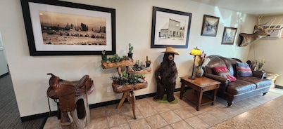 New Western Inn & Suites