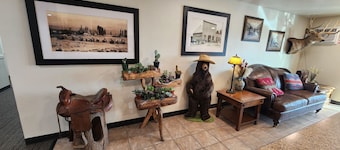 New Western Inn & Suites
