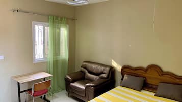 1 chambre, fer et planche Ă  repasser, Wi-Fi, draps fournis