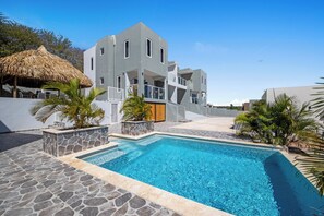 Pool - Casa Flamingo – Luxury Holiday Home in Papaya Hill Resort, C (Grote Berg)
