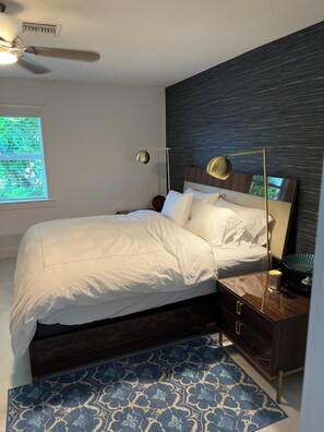 3 Schlafzimmer, Schreibtisch, Bügeleisen/Bügelbrett, WLAN